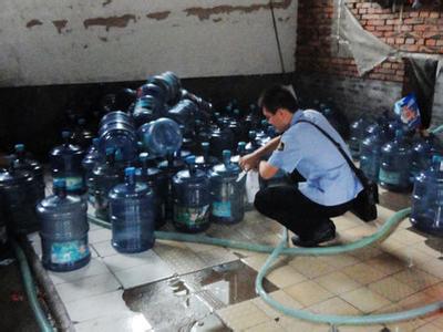 青岛塑料桶装水将近两成不合格 _桶装水,塑料