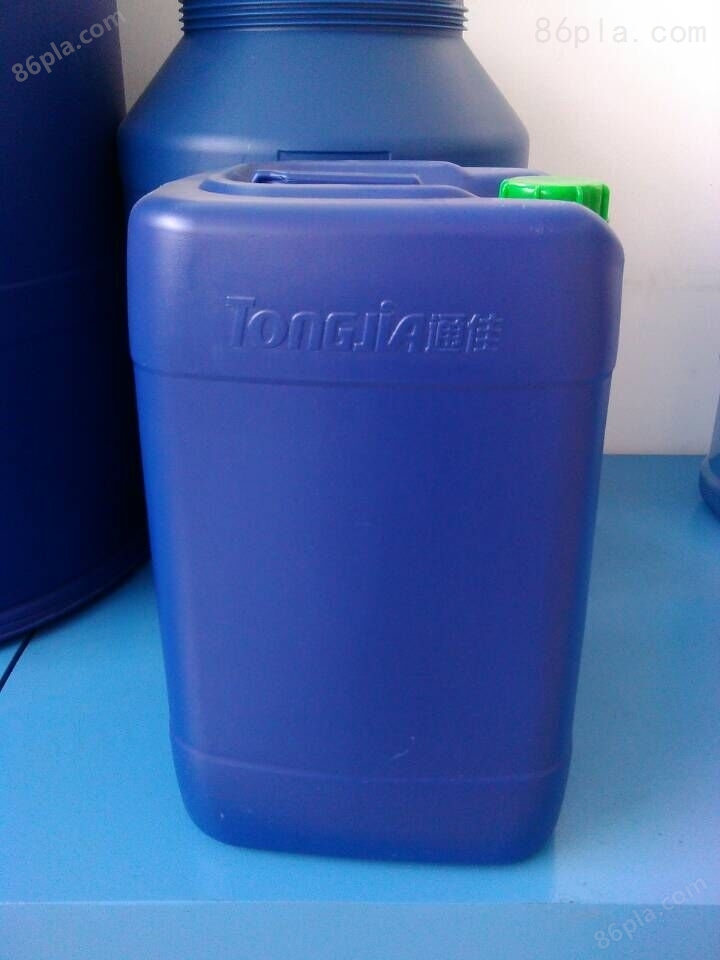 塑料机械生产设备蓝色化工桶设备